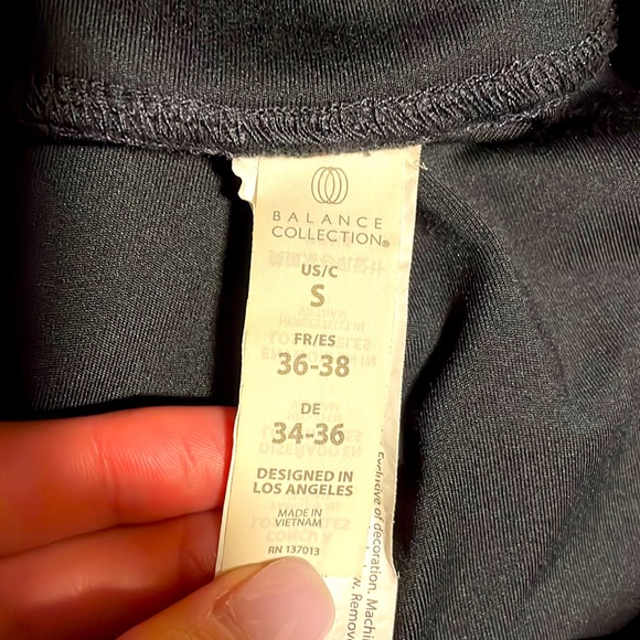 Balance Collection Leggings - Picture 4 of 6